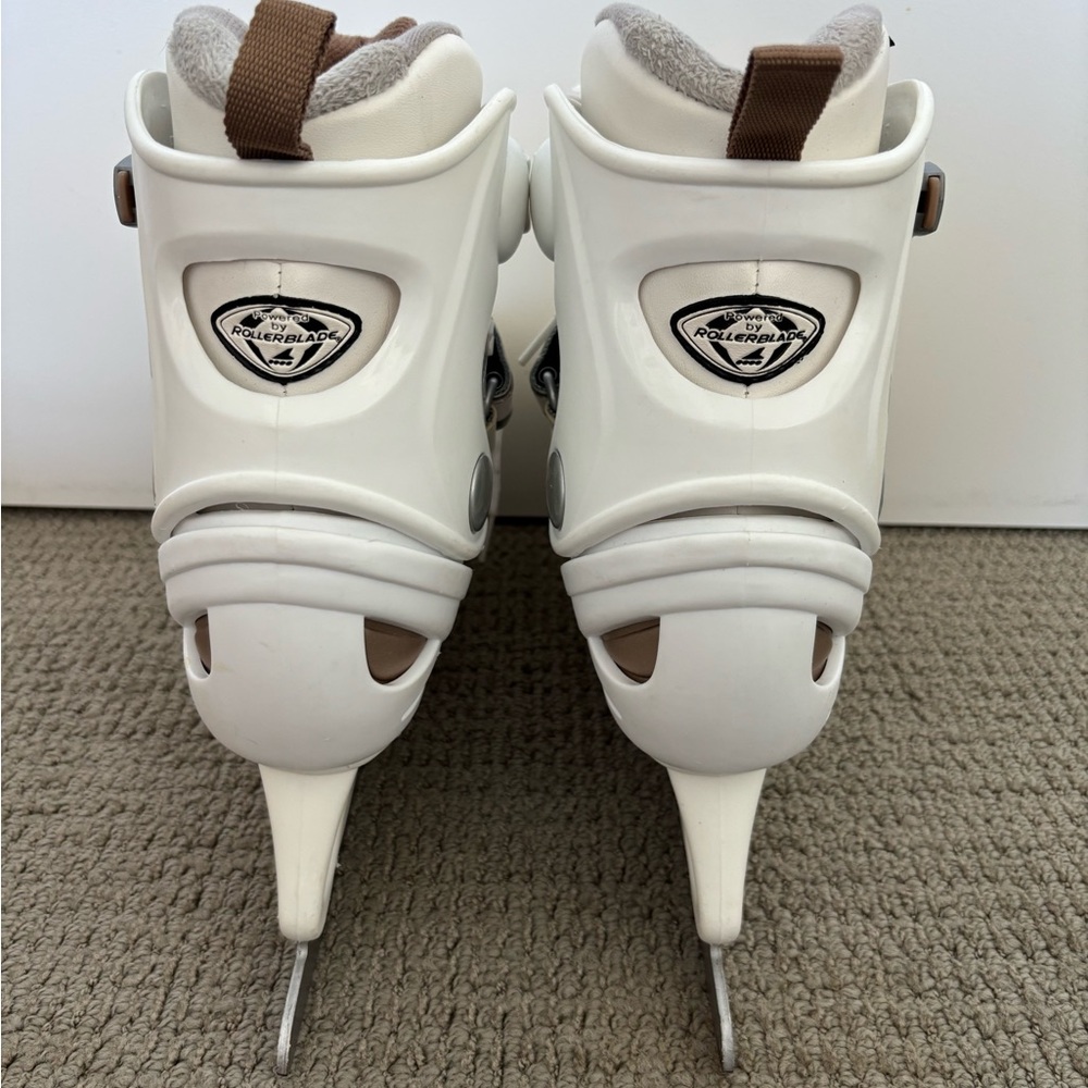 SOLD - ROLLERBLADE COMET XT Bladerunner Women’s Figure Ice Skates, White/Beige. - Picture 6 of 9